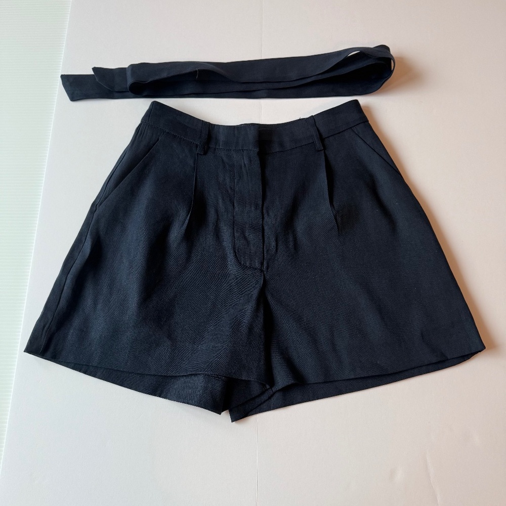 Antonio Melani women's sz 2 ''Amee" linen blend Navy blue shorts with po…